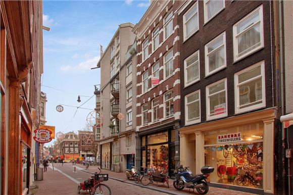 Start verbouwing Nieuwe Hoogstraat te Amsterdam